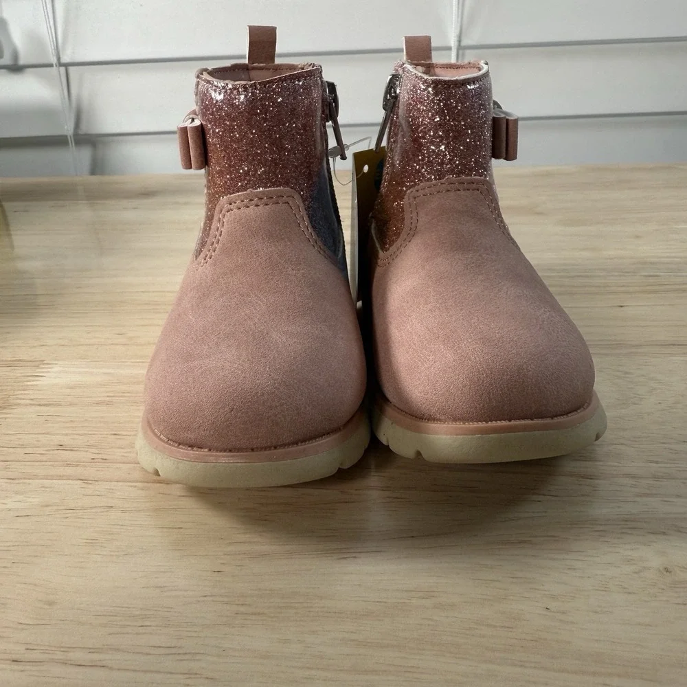 Munchkin by Stride Rite Little Girl's Size 5M Avalon Pink Glitter Side-Zip Boots